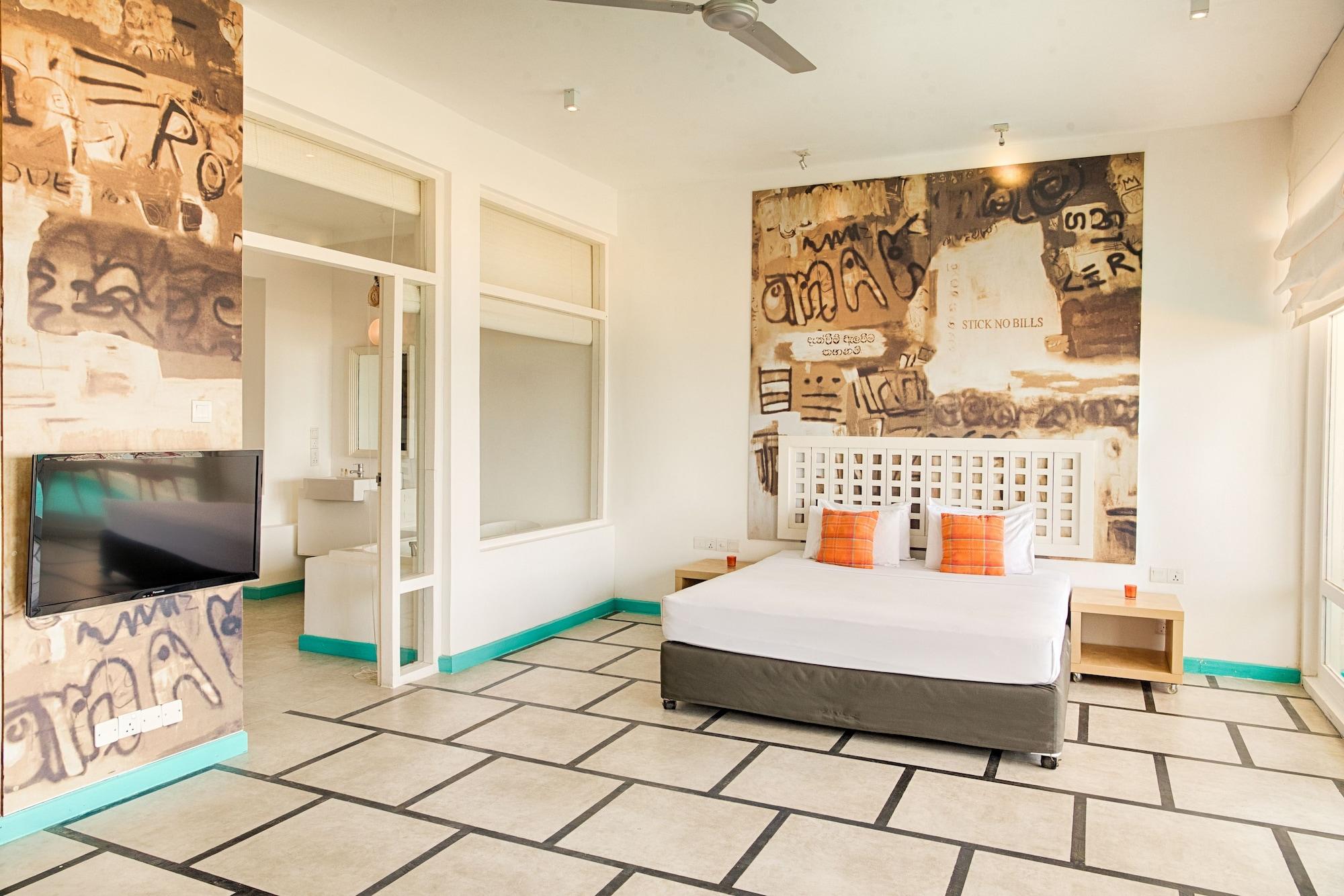 J Hotel 3*