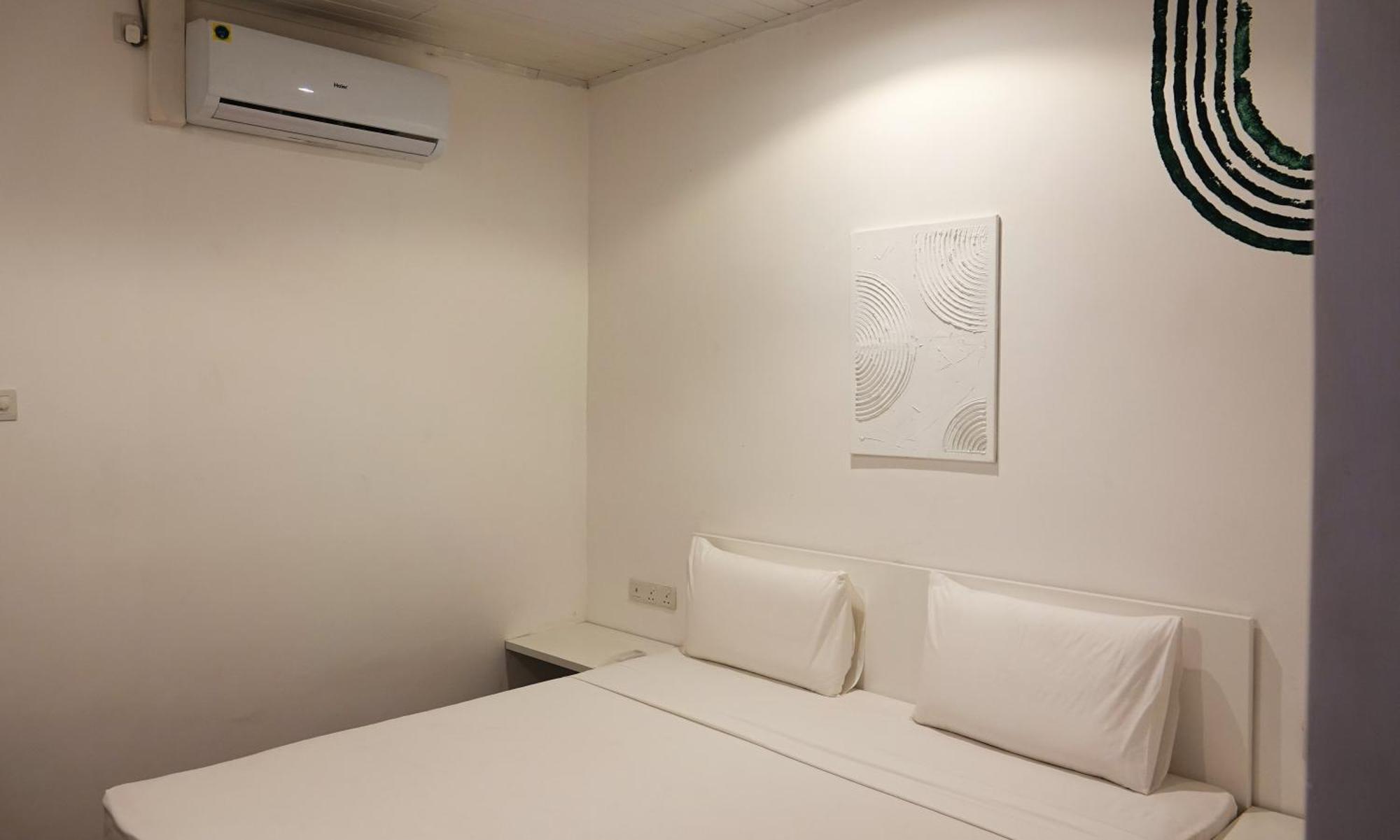J Hotel 3*