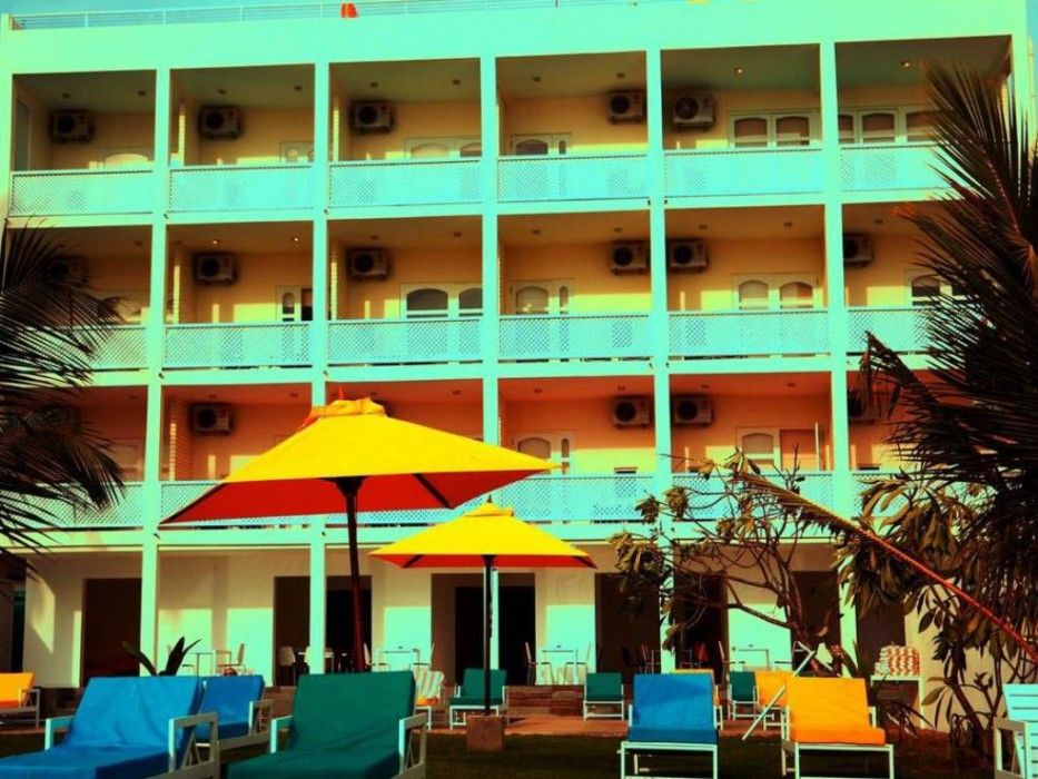 J Hotel 3*