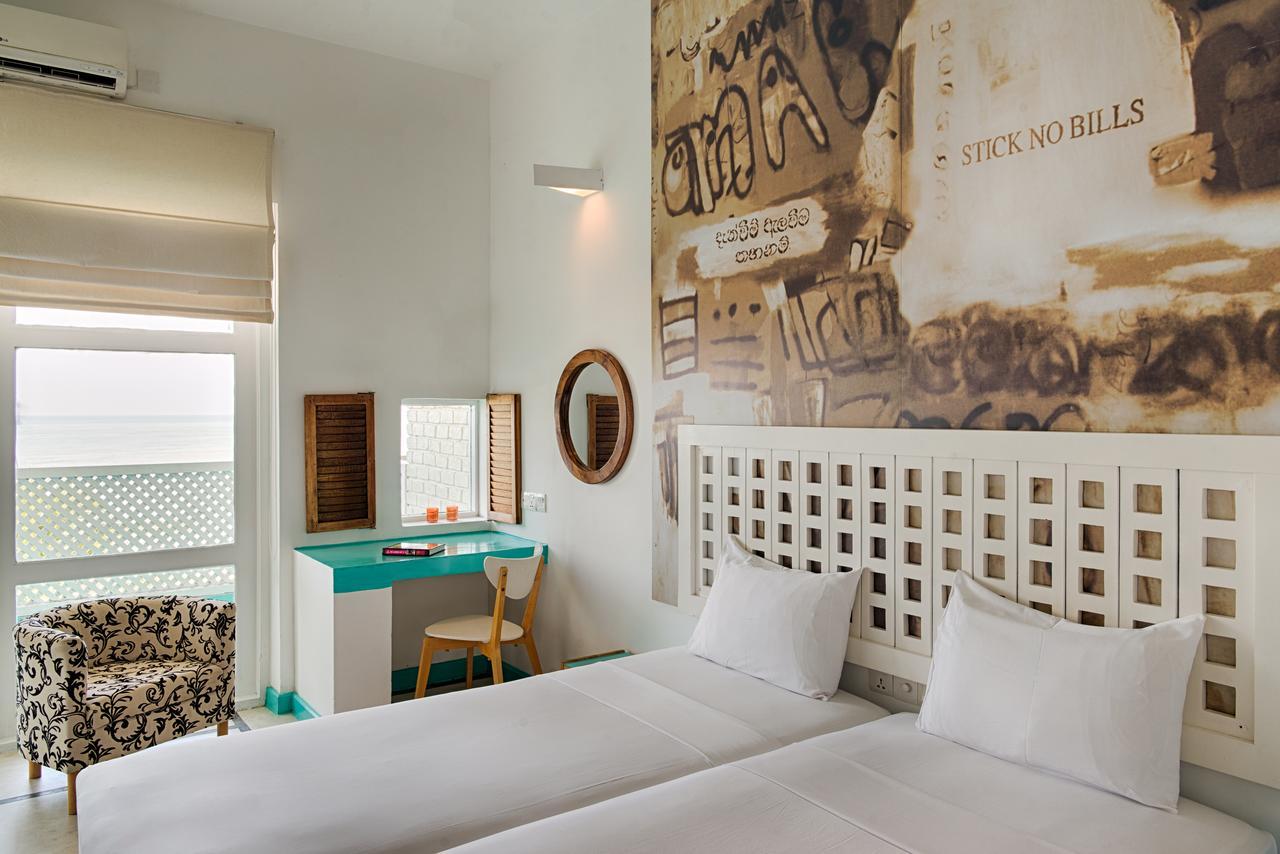 Hotel J