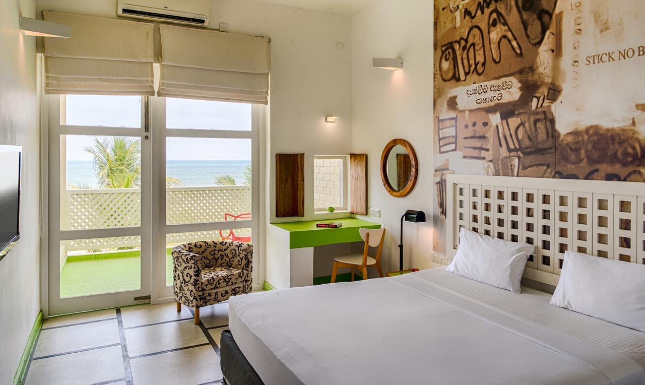 J 3* Negombo