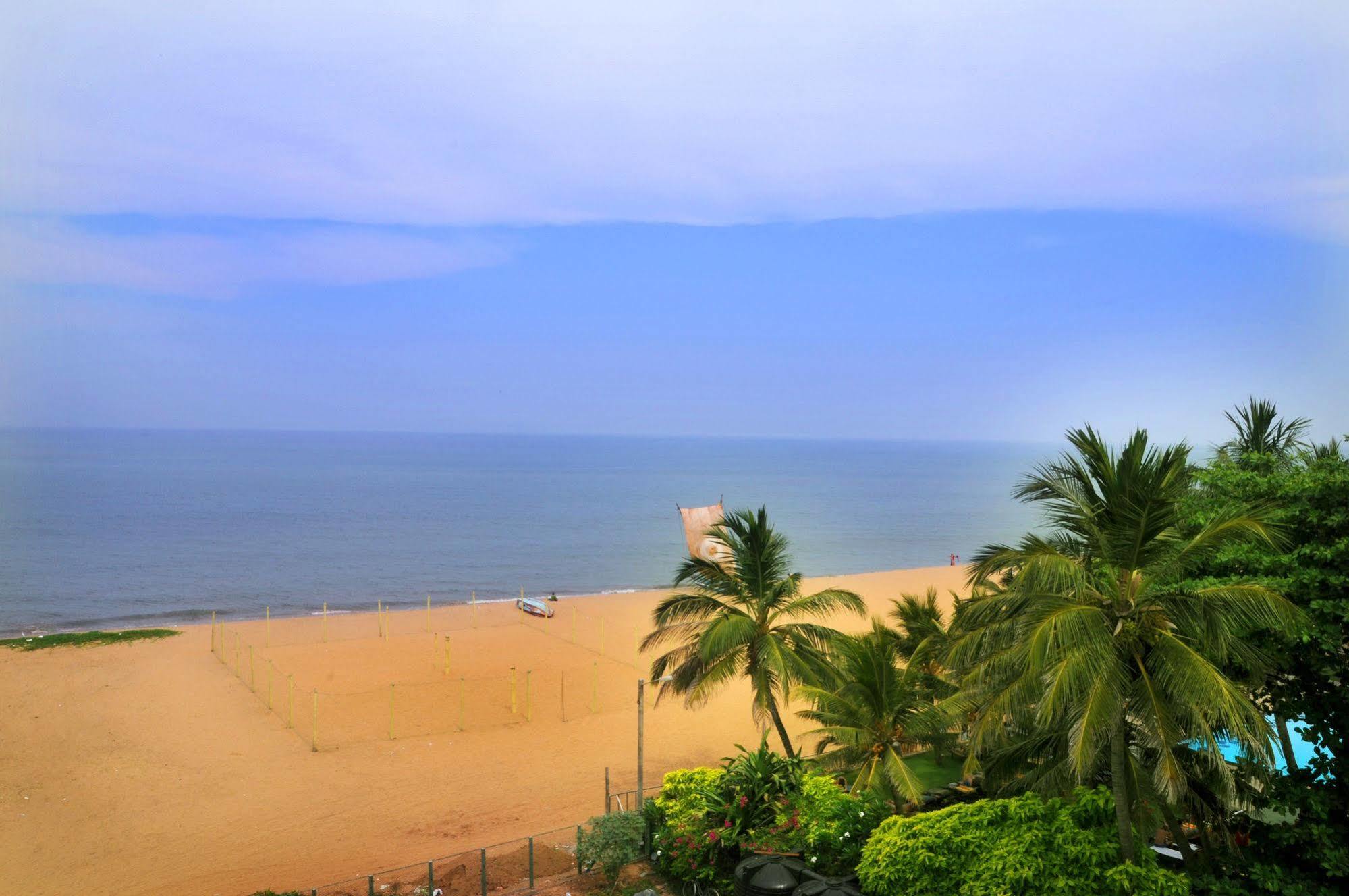 J Hotel Negombo